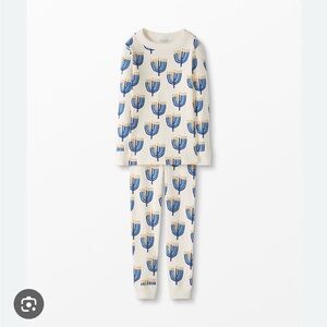Hanna Andersson Cream Pajamas with Blue and Orange Pattern menorah